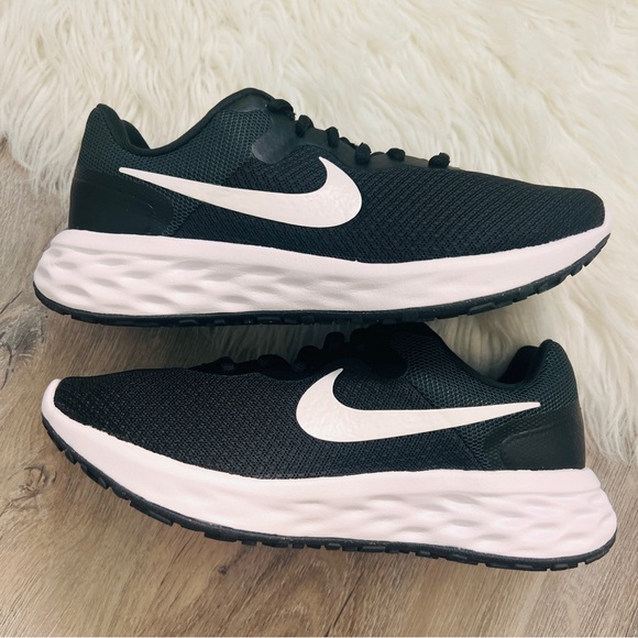 NWT Nike Revolution 6 NN Women’s Shoes - Picture 7 of 9